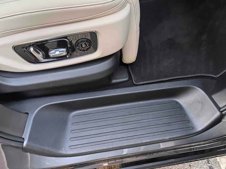 Photo 6 - LiXiang Mega