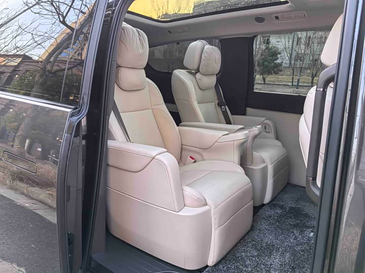 Photo 7 - LiXiang Mega