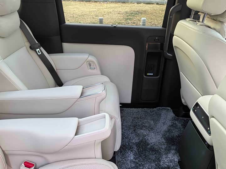 Photo 9 - LiXiang Mega