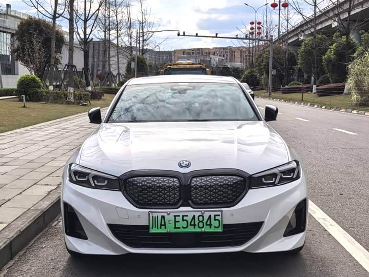Photo 2 - BMW i3