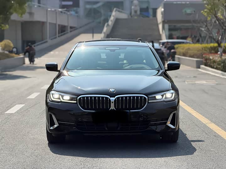 Фото 2 - BMW 5 Series