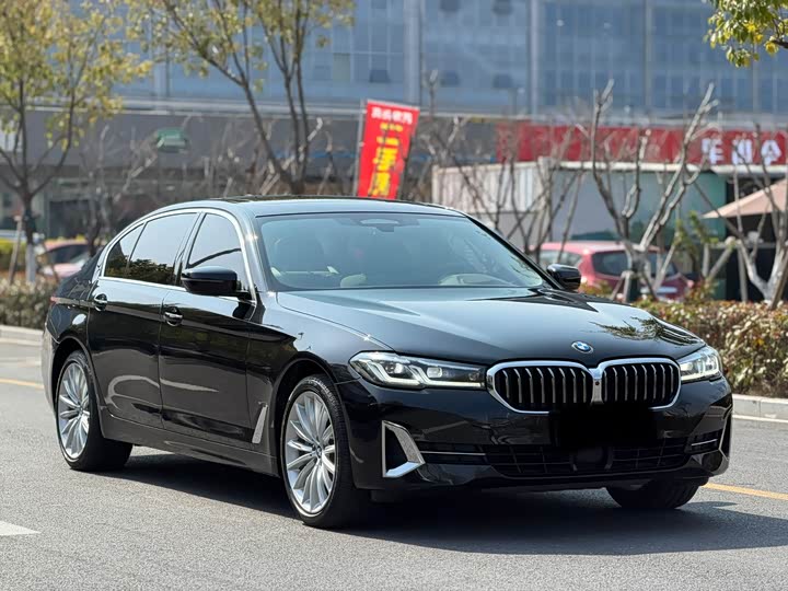 Фото 3 - BMW 5 Series