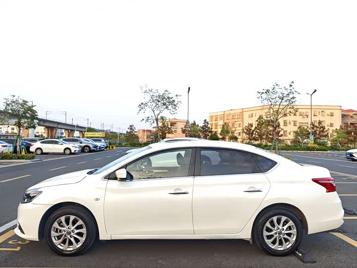 Фото 4 - Nissan Sylphy