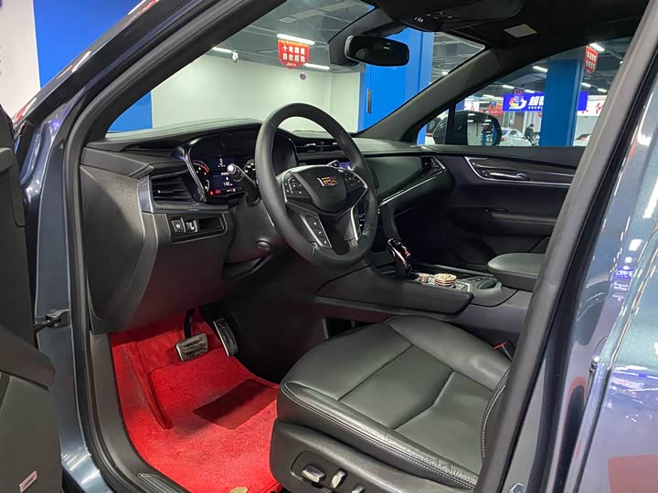 Фото 9 - Cadillac XT5