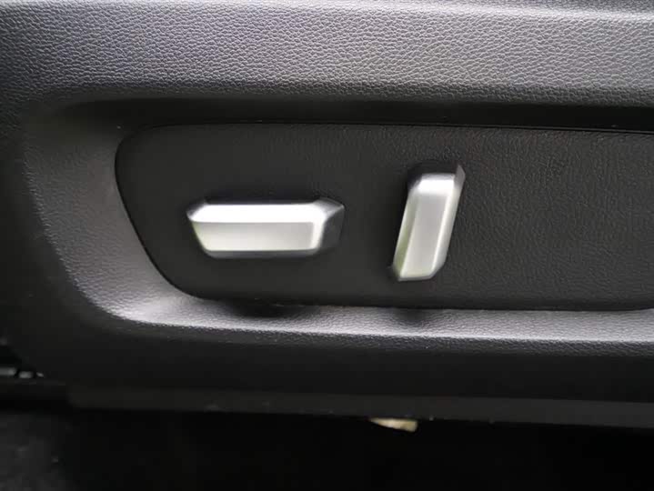 Photo 4 - Baojun Yep