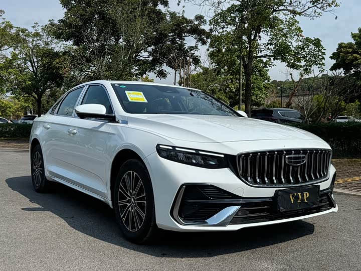 Фото 2 - Geely Preface