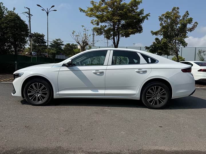 Фото 7 - Geely Preface