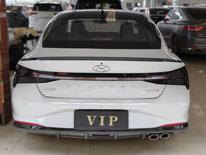 Photo 4 - Hyundai Elantra N line