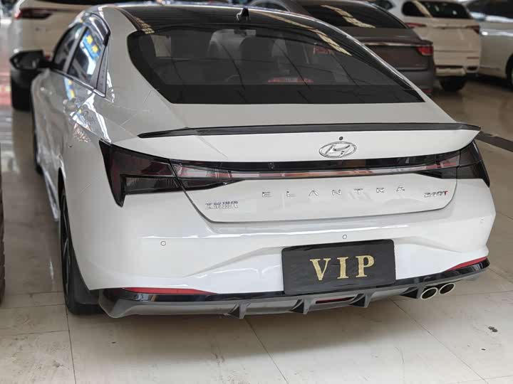 Photo 5 - Hyundai Elantra N line