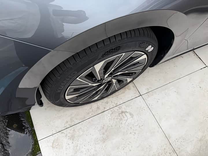 Photo 5 - Volkswagen Sagitar L