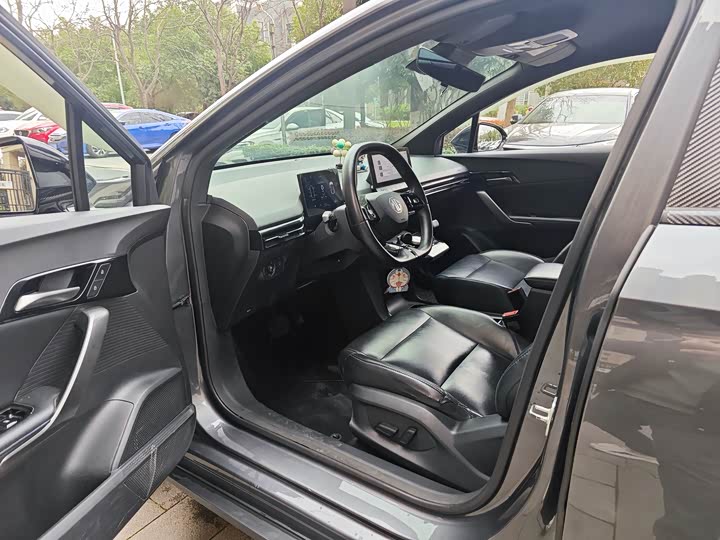 Photo 5 - MG Motor 4 EV