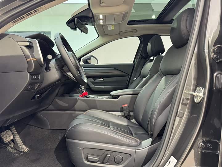 Photo 7 - Mazda CX-50