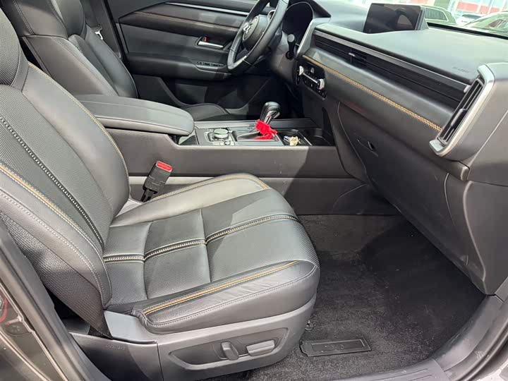 Photo 8 - Mazda CX-50