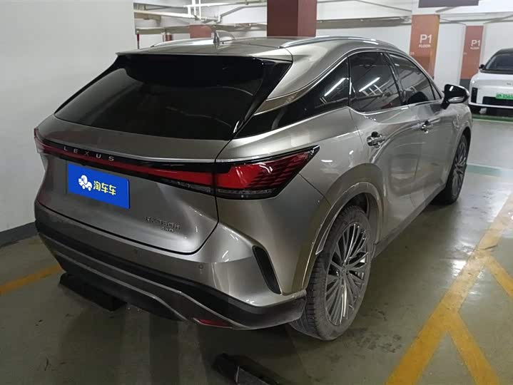 Фото 3 - Lexus RX