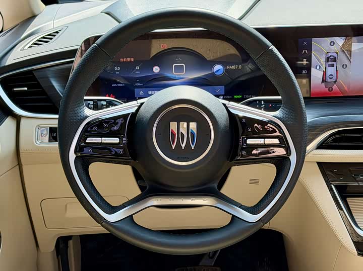 Photo 9 - Buick GL8 Hybrid