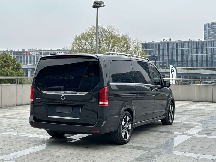 Mercedes-Benz V-Class 2022 2022款 V 260 尊贵版
