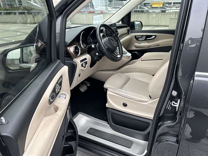 Mercedes-Benz V-Class 2022 2022款 V 260 尊贵版