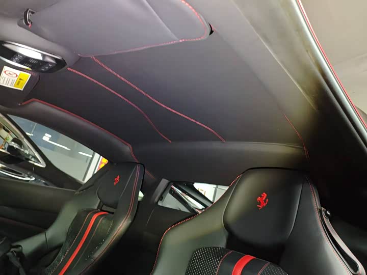 Фото 4 - Ferrari F8