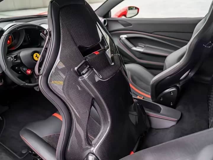 Фото 5 - Ferrari F8