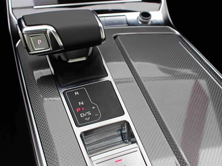 Фото 8 - Audi A6L