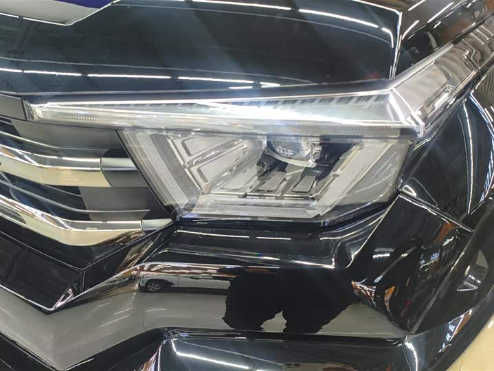 Фото 5 - Tank 400 Hybrid