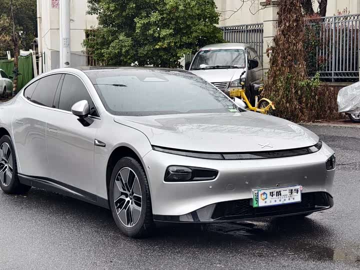 Фото 2 - XPeng P7