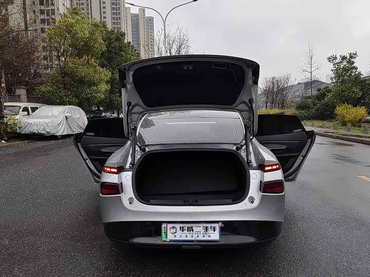 Фото 6 - XPeng P7