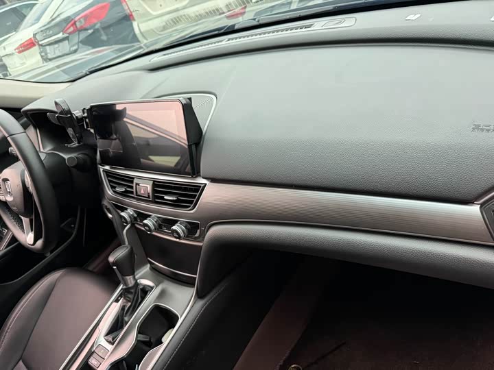 Photo 4 - Honda Accord