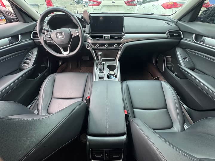 Photo 9 - Honda Accord