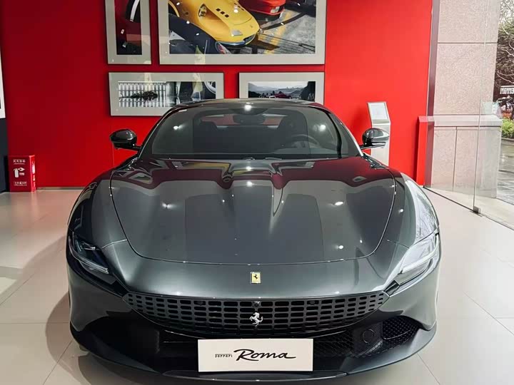 Фото 2 - Ferrari Roma