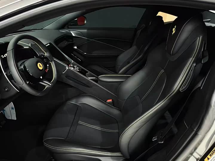 Фото 4 - Ferrari Roma