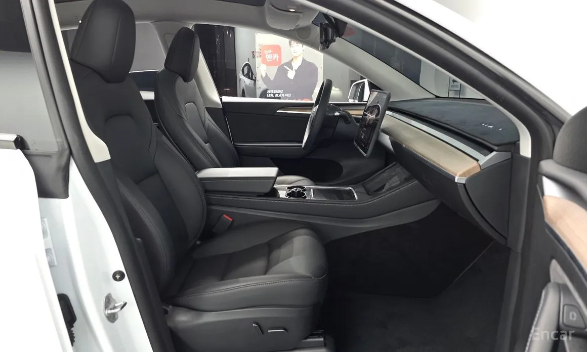 Фото 10 - Tesla Model Y