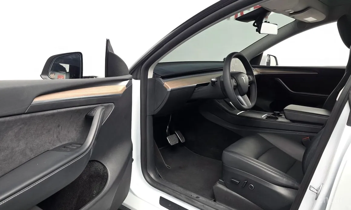 Фото 11 - Tesla Model Y