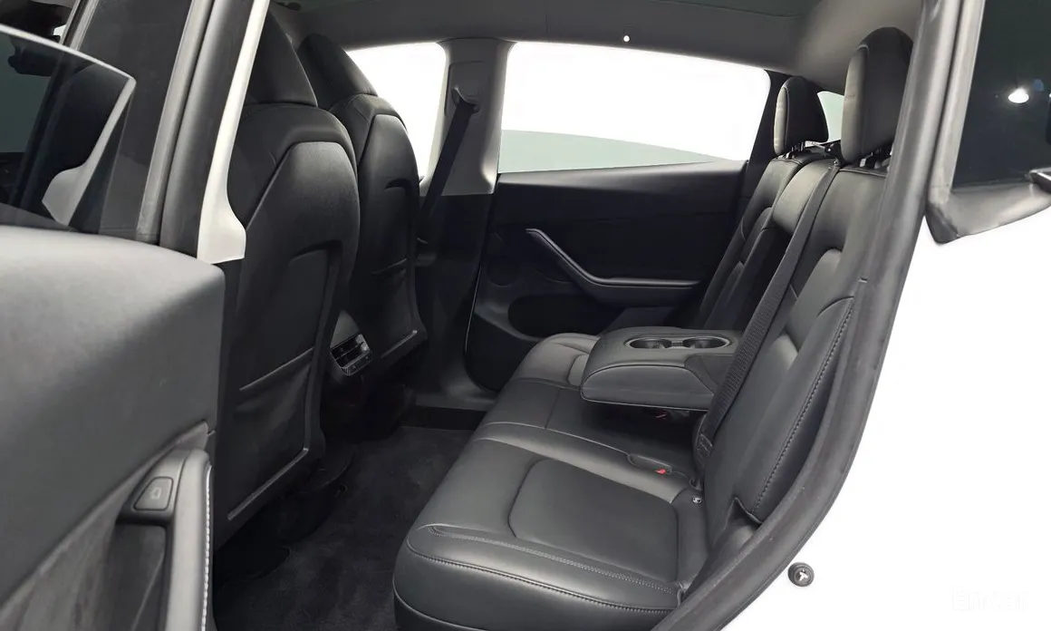 Фото 12 - Tesla Model Y