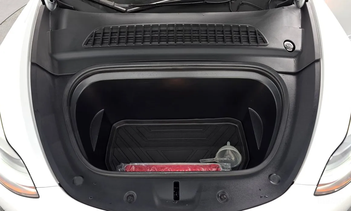 Фото 6 - Tesla Model Y