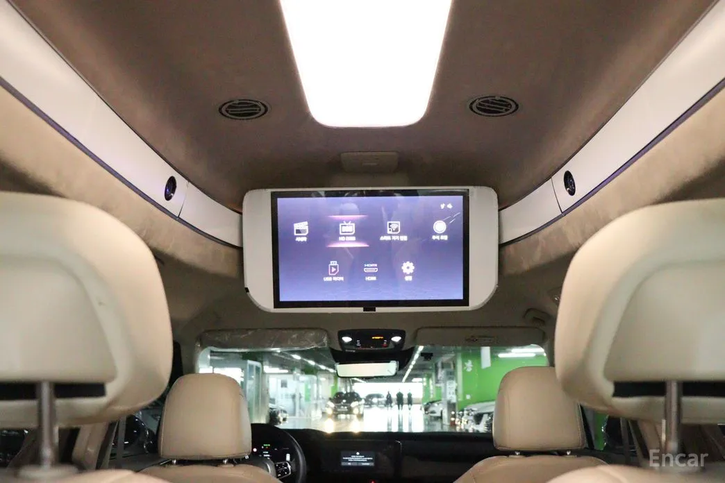 Фото 10 - Kia Carnival