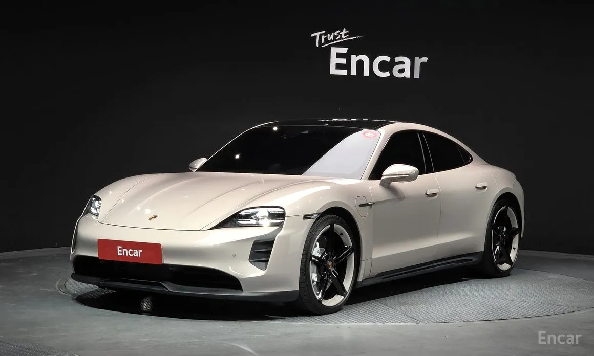 Фото 1 - Porsche Taycan