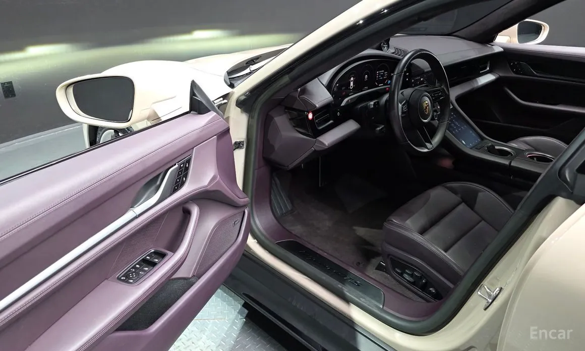 Фото 11 - Porsche Taycan