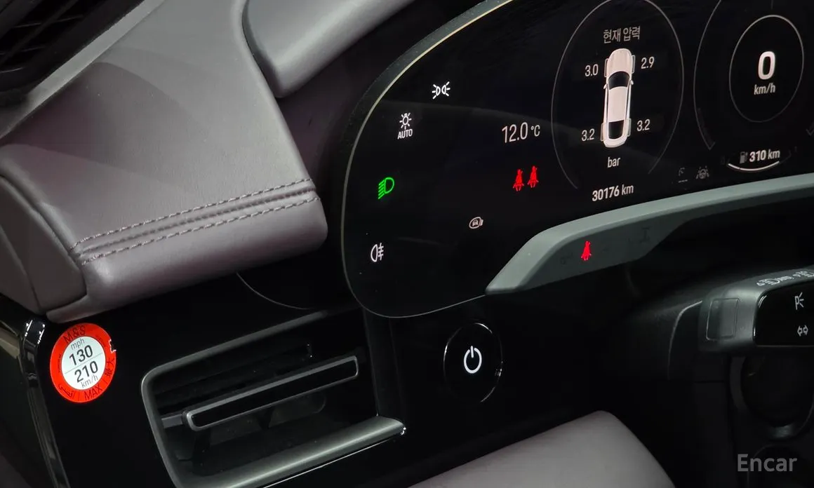 Фото 16 - Porsche Taycan