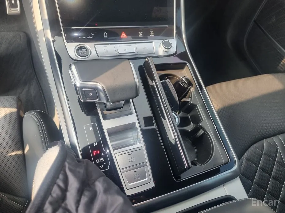 Фото 12 - Audi Q7