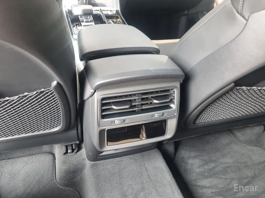 Фото 17 - Audi Q7