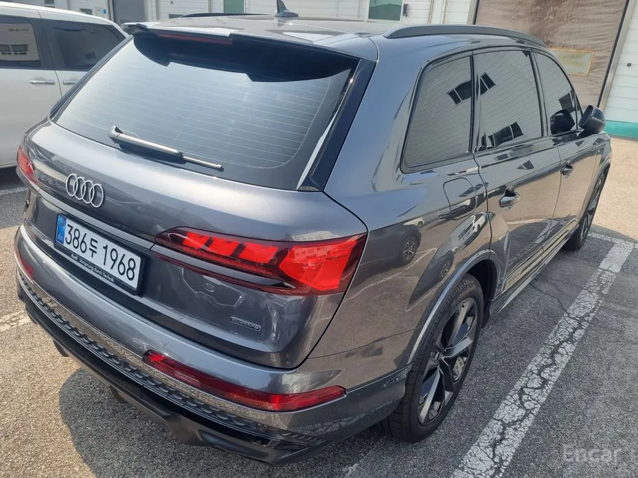 Фото 3 - Audi Q7