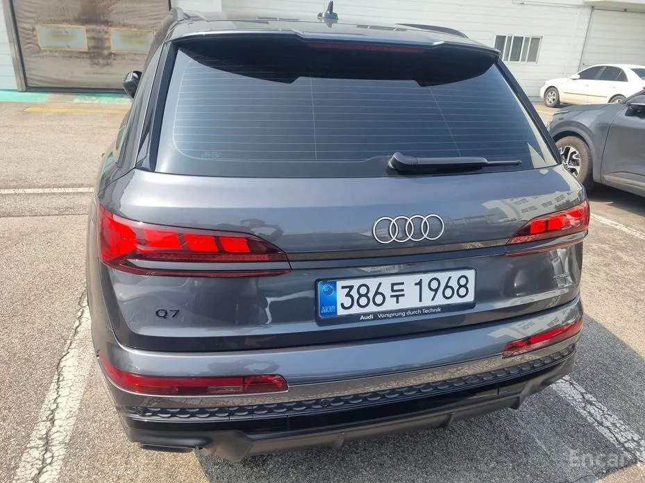 Фото 4 - Audi Q7