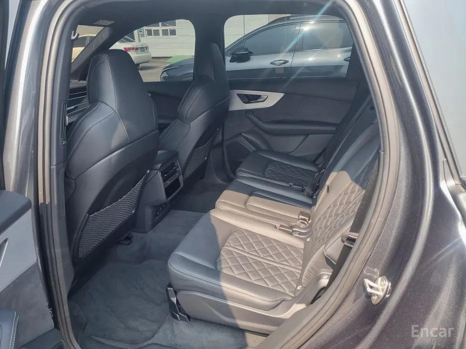 Фото 6 - Audi Q7