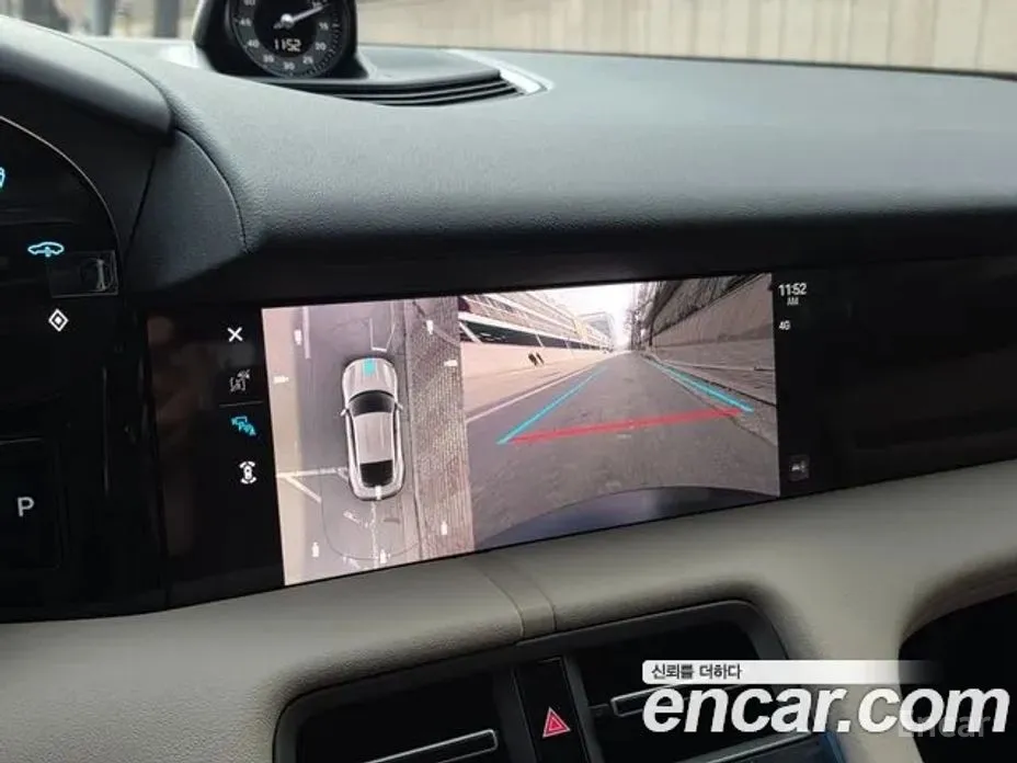 Фото 16 - Porsche Taycan