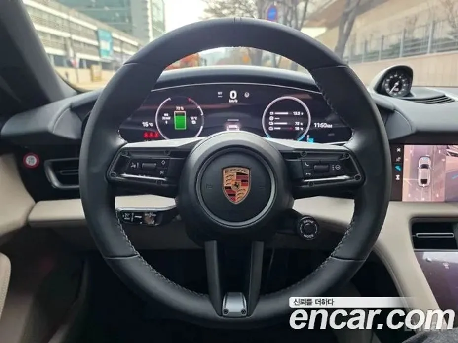 Фото 18 - Porsche Taycan