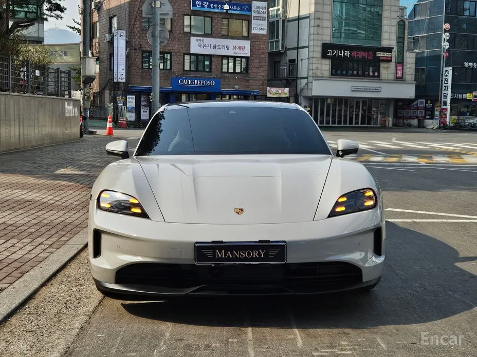 Фото 3 - Porsche Taycan