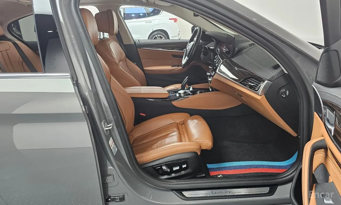 Photo 11 - BMW 5 Series