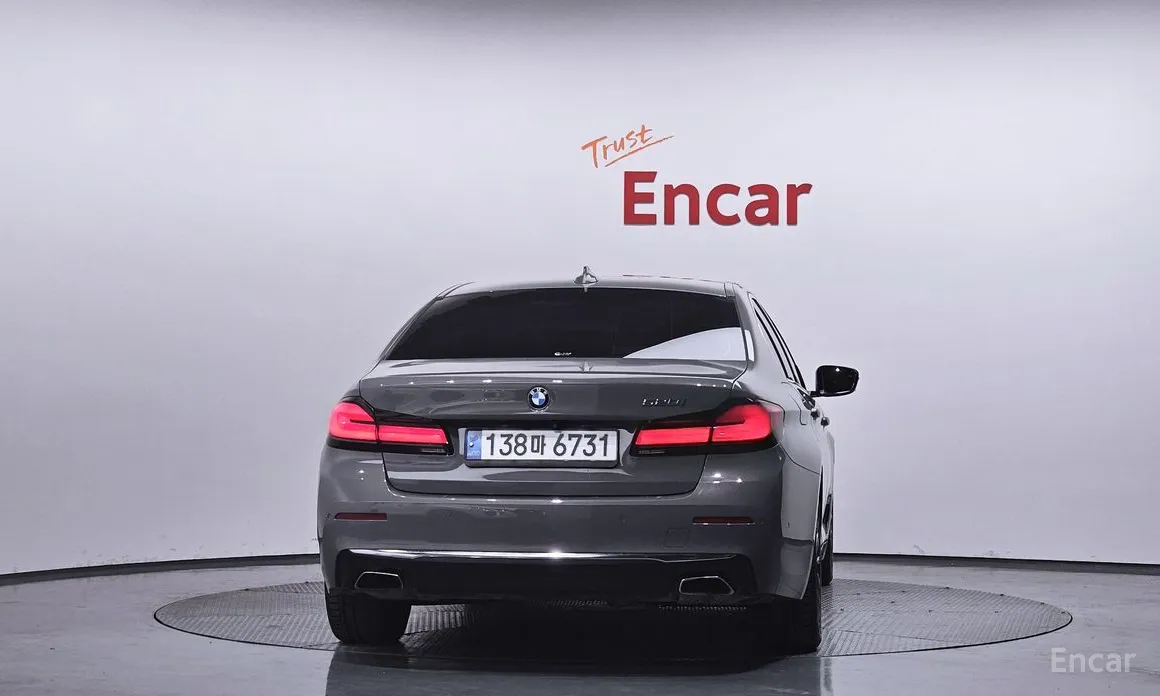 Photo 4 - BMW 5 Series