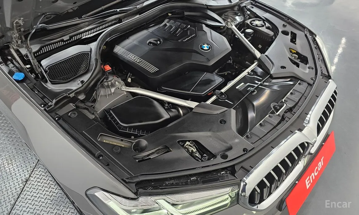 Photo 6 - BMW 5 Series